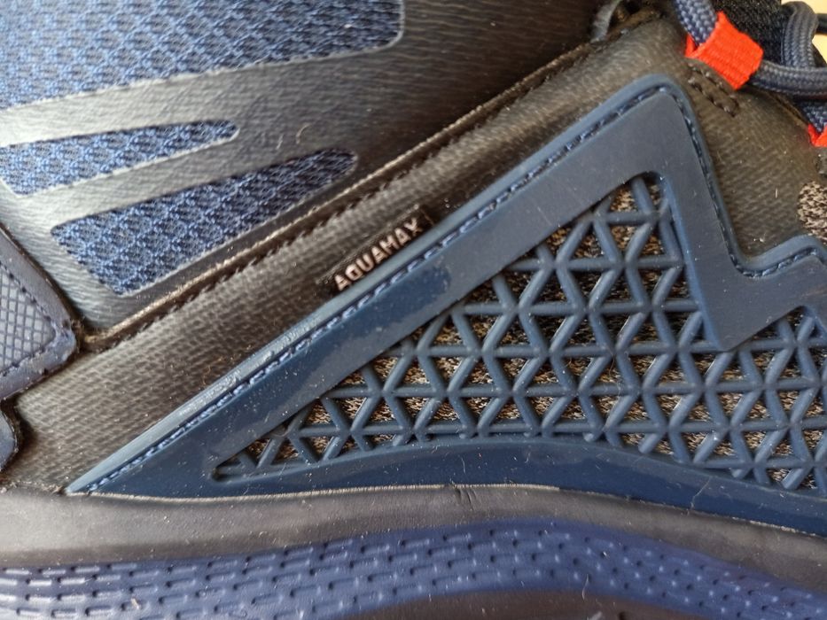 Трекінгові черевики McKinley