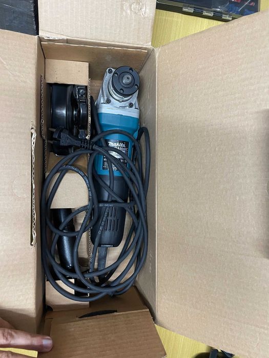 Makita Mini-Rebarbadora 125mm 1400W GA5040C