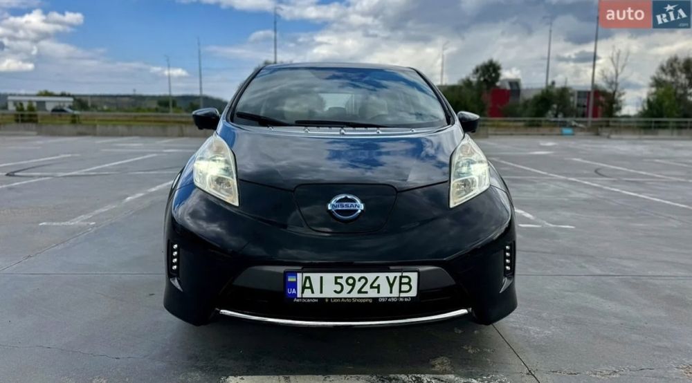 Авто Nisan Leaf 2016
