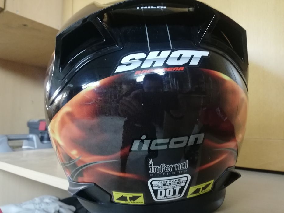 Capacete iccon em carbono