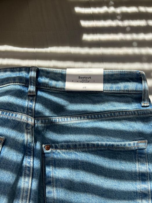 Джинси H&M bootcut шикарного відтінку