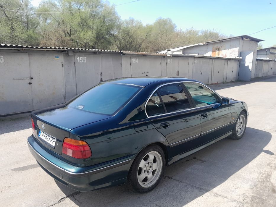Продам BMW 5 e39 528i Автомат