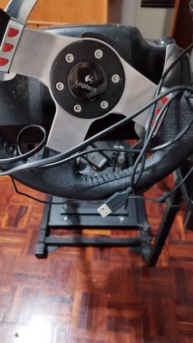 Volante Logitech G27 c/ suporte