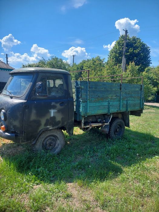 Продам УВАЗ бортовий