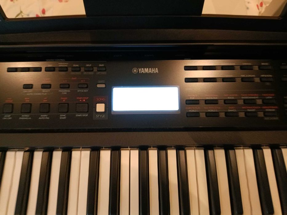 Teclado de Música Yamaha PSR-E383