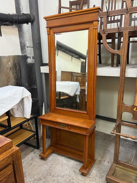 Sprzedam konsolę z lustrem kryształowym do przedpokoju 82