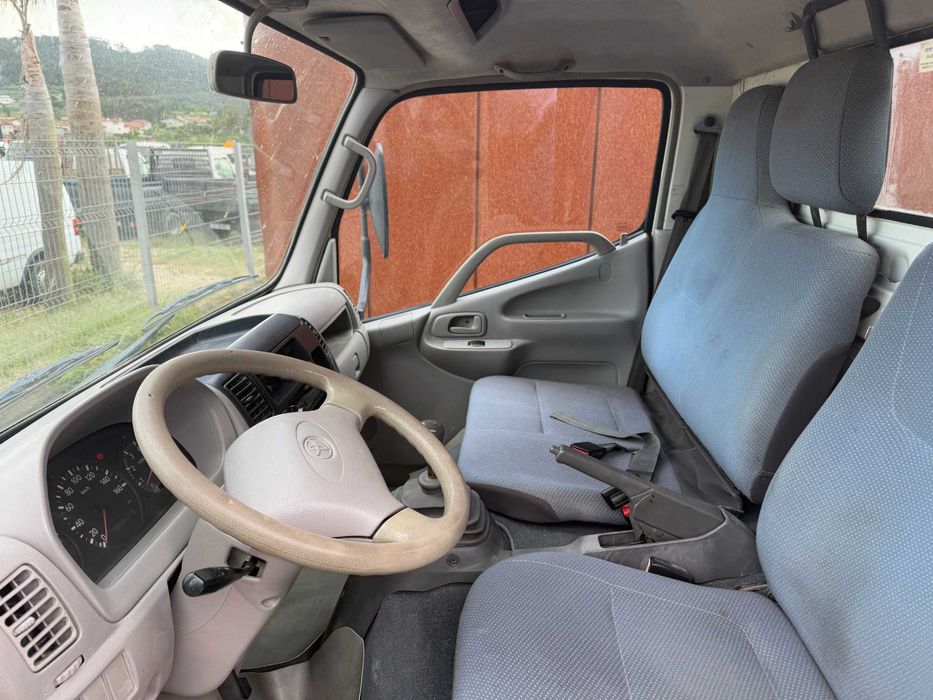 Toyota dyna tribasculante