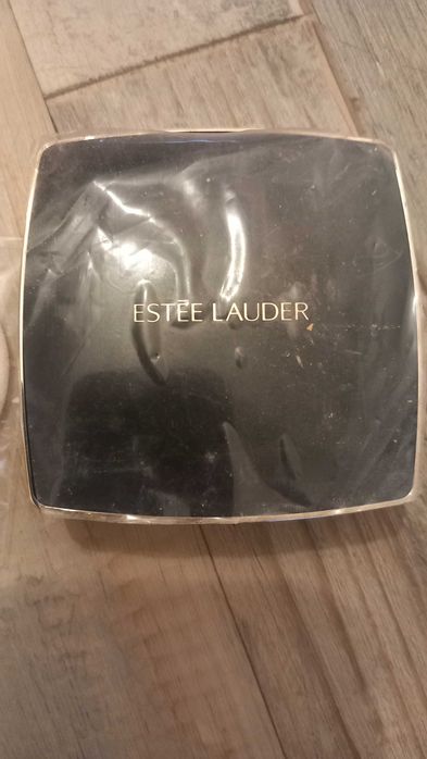 Puder Estee Lauder stay iplace matte