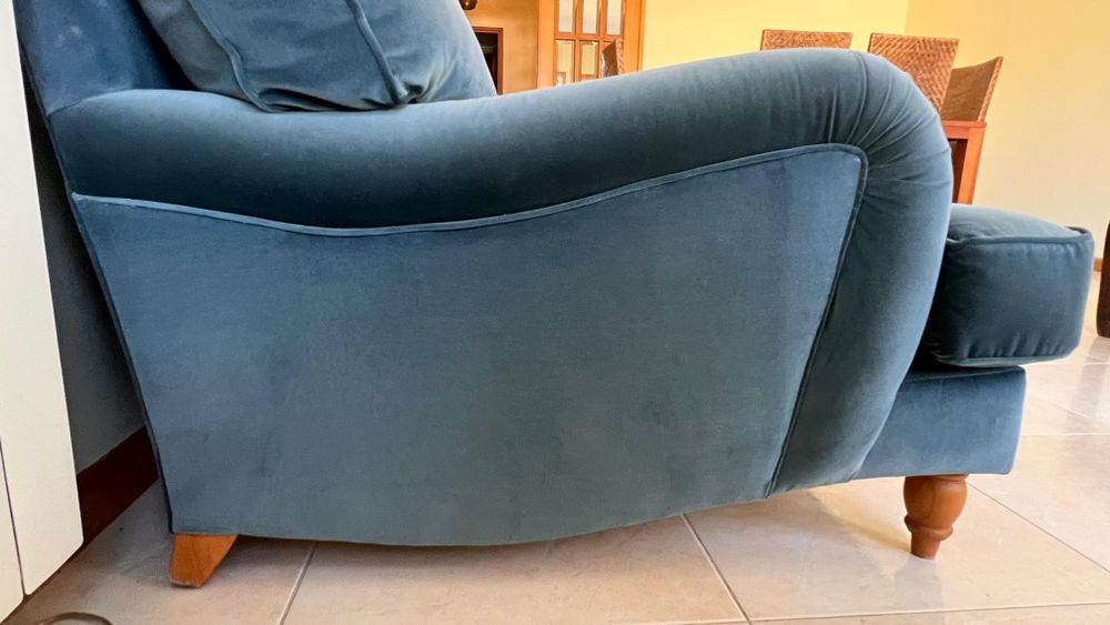 Sofá Moderno 3 lugares em Veludo