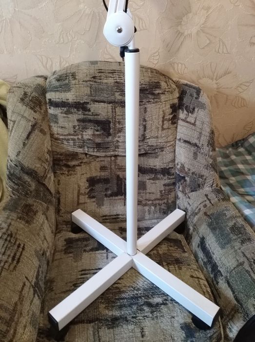 Лампа -лупа LED для косметологии