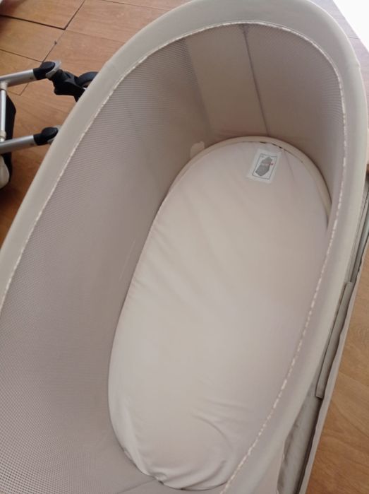 Berço espreguiçadeira de baloiço Stokke bounce n sleep
