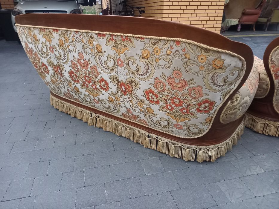 Диван та 2 крісла.Італія