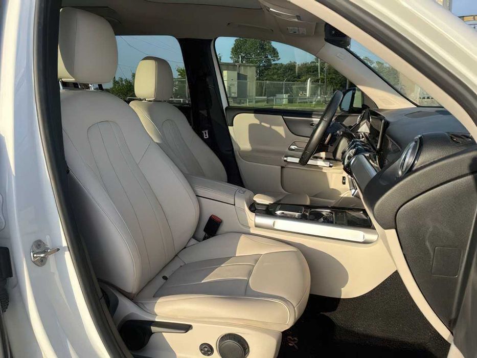 Mercedes-Benz EQB 300 4MATIC      2022