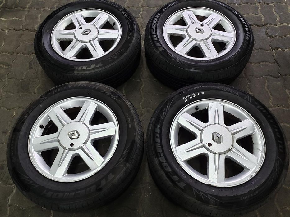 JANTES RENAULT R16 COM PNEUS 225/60 FURAÇÃO 5X108