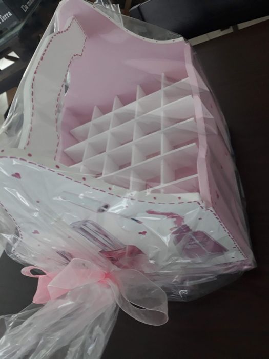 Caixa em madeira pintada para 30 vernizes, com gaveta, nova