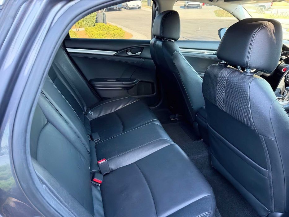 Honda Civic EX-L      2019