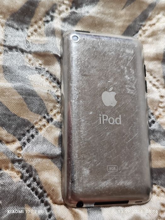 Продам плеер iPod  8 g