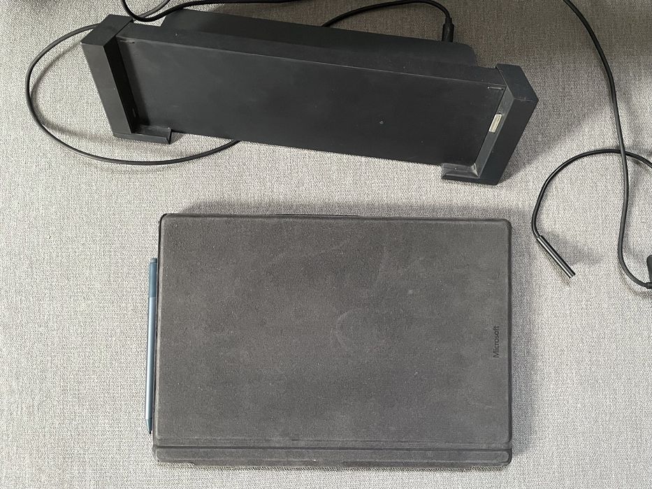 Microsoft Surface 5 Pro 256Gb i5 + dużo akcesoriów