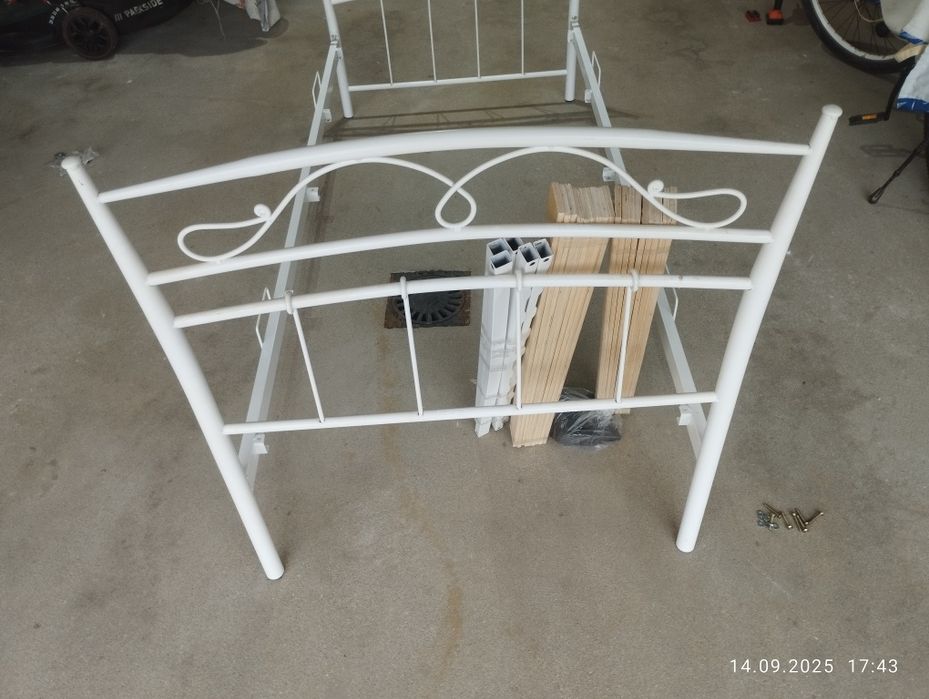 Metalowa rama łóżka 200/90 - tylko 100zł.