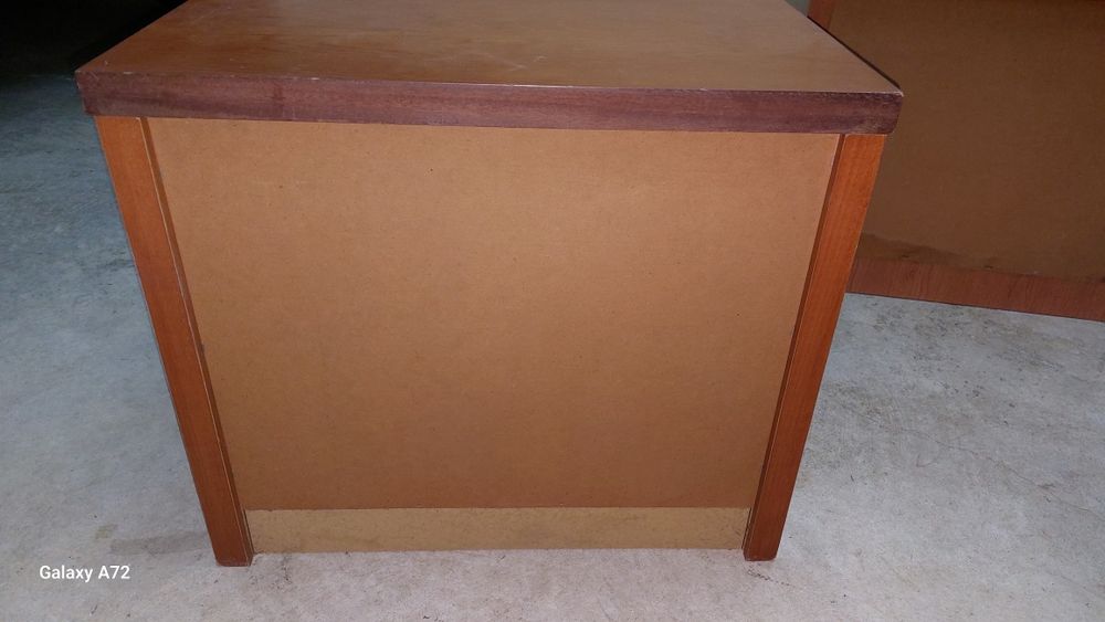 Cama de casal com 2 mesas de cabeceira64285527082370122