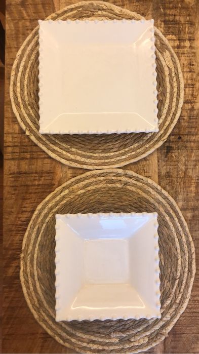 Pratos de jantar e pratos de sopa