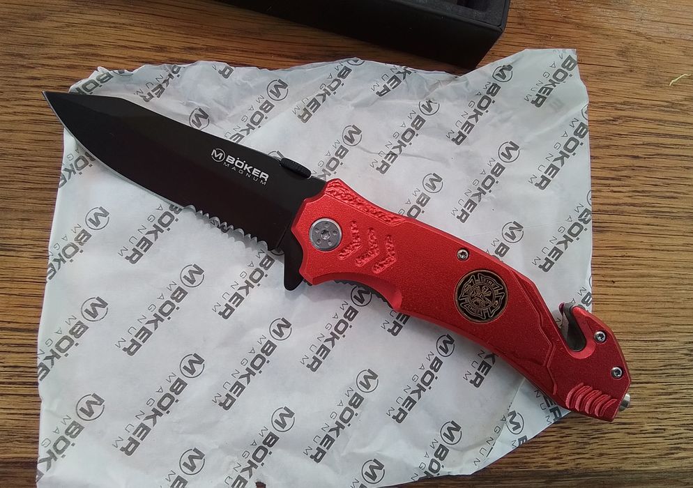 Faça dobrável com cortador de estilingue.