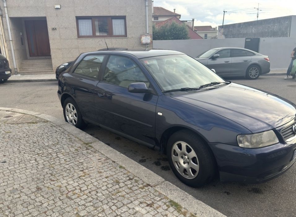 AUDI A3 1.6 GASOLINA • 102 CV • 3 PORTAS • 2001 •