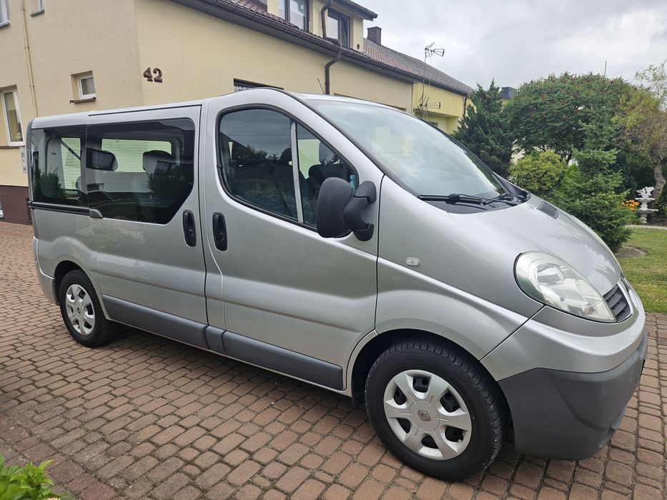 RenaultTrafic 9 osób