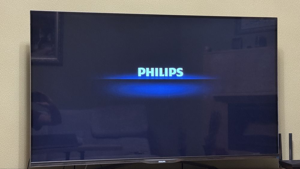 Телевізор Philips 47PFS7509 з сабвуфером