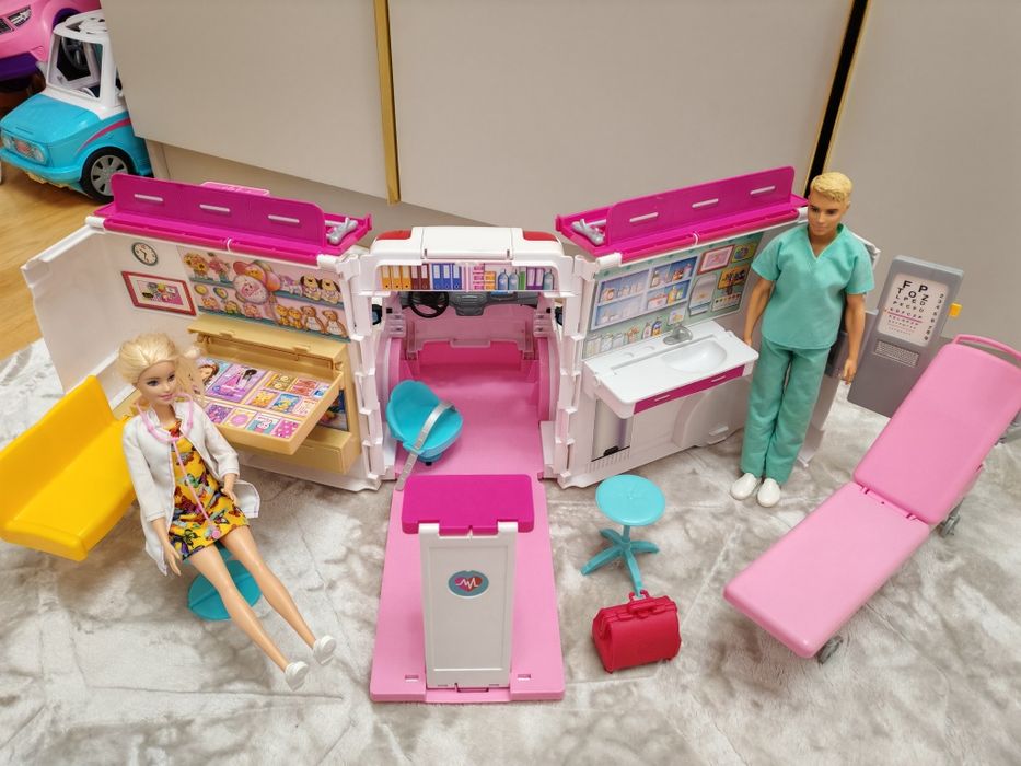 Kamper Barbie - karetka
