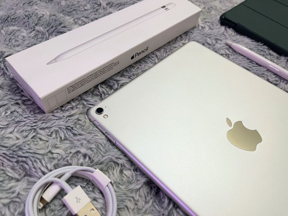IPad Pro 9.7 (32 gb) wi-fi + подарки, шикарное состояние! А1673