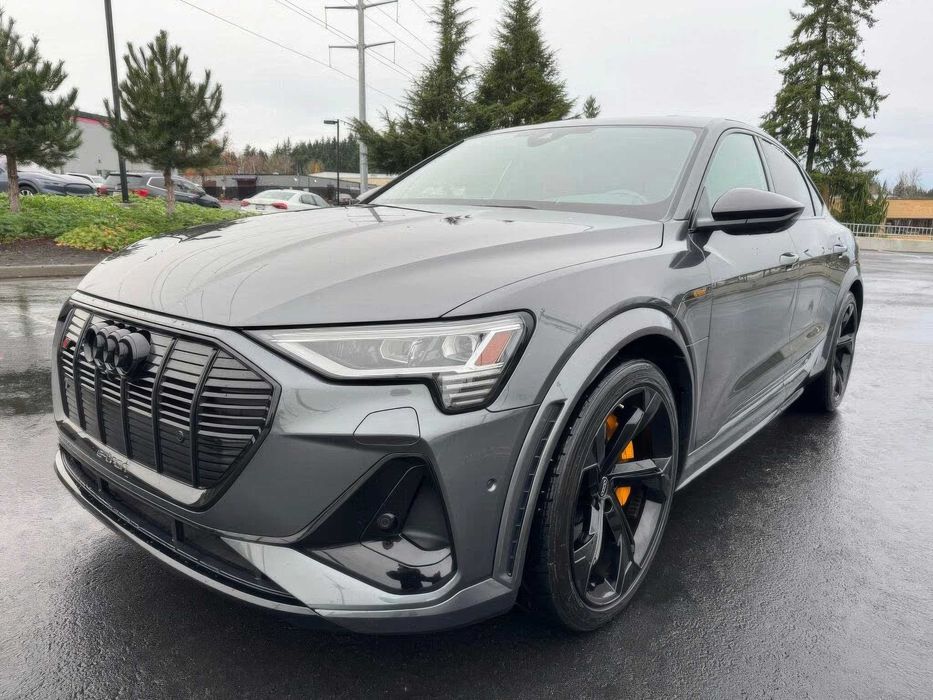 Audi e-tron S Premium Plus Sportback      2023