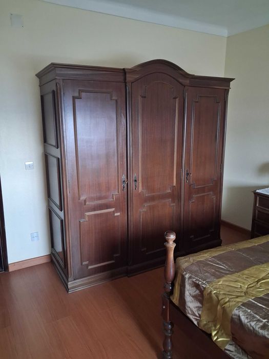 quarto vintage completo - madeira maciça e charme clássico. Como novo.