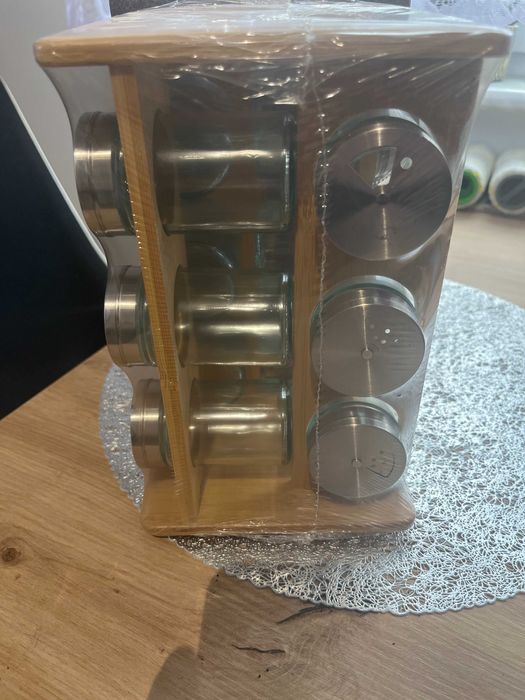 pojemniki szklane na przyprawy