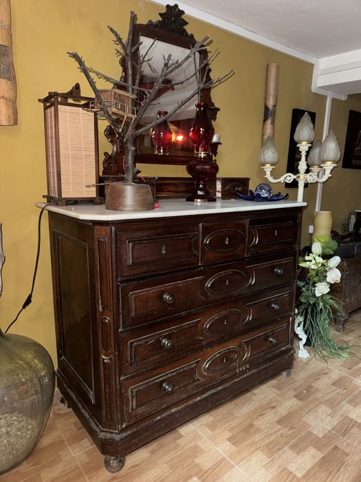 Cómoda Vintage em bom estado madeira mogno