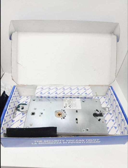 Замок врезной MUL-T-LOCK 3-WAY OMEGA