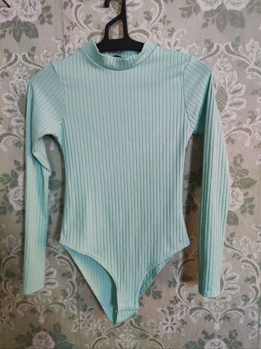 боди с рукавами в рубчик