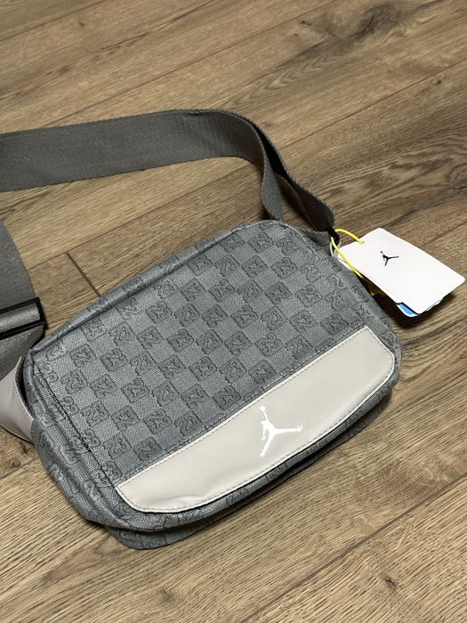 Сумка Air Jordan Monogram Crossbody | Nike, найк, джордан месенджер