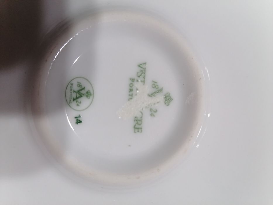 Conjunto de prato, Espátula e 12 colheres, Vista Alegre