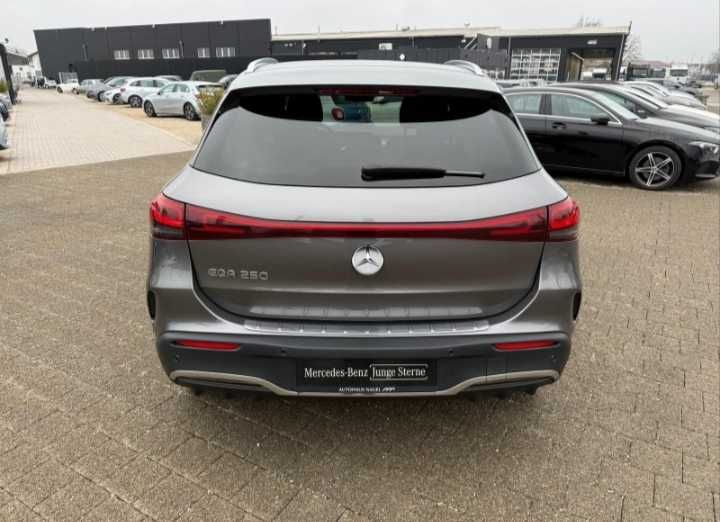 Mercedes EQA 2021