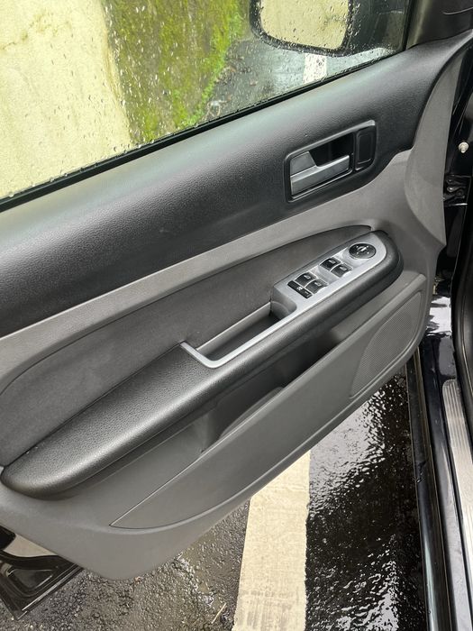 Ford Focus 1.6 TDCi 90cv 2009 – Muito bom estado / económico / fiável