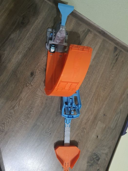 Ігровий набір Hot Wheels Loop Stunt Champion Track Set