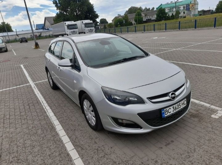 Продам opel astra j 2013 року