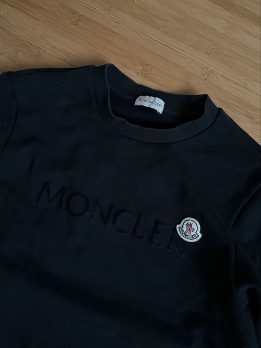 Czarna bluza moncler rozmiar  M  bez wad