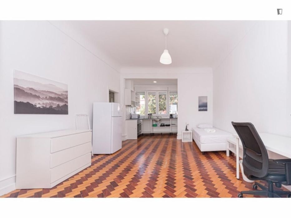 Quarto - localizado em Lapa Lisbon