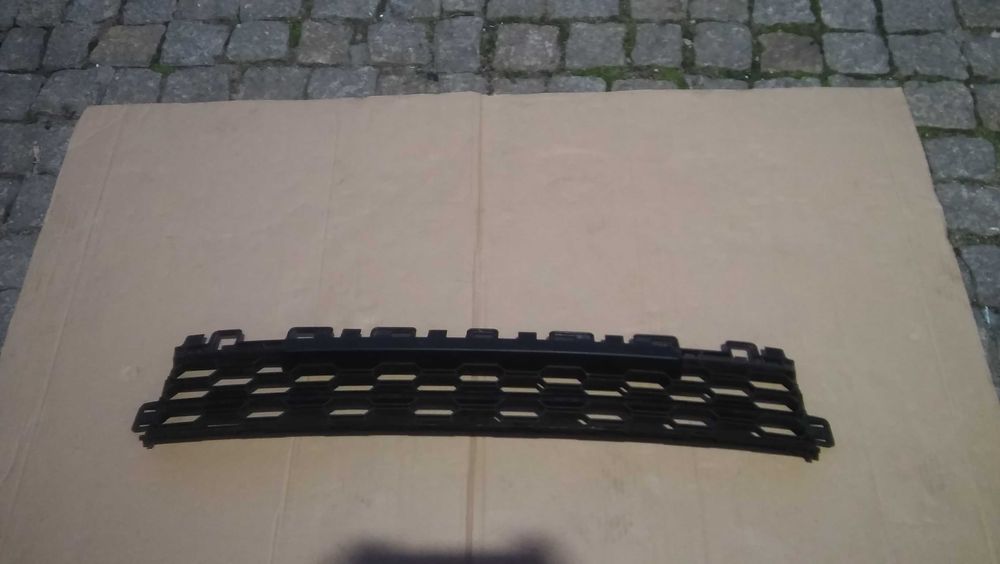 Skoda Octavia III,5E3,kratka środek zderzaka przód,oryginał