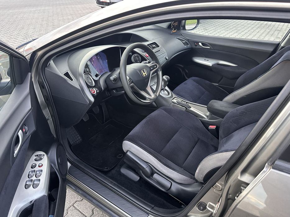 Honda Civic VIII UFO 1.8 Benzyna | 2007 | 195 tys km