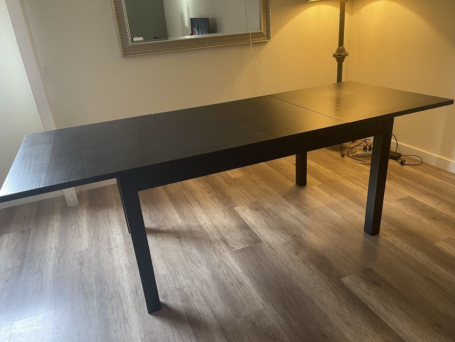 Conjunto de Mesa extensivel e 6 cadeiras Ikea