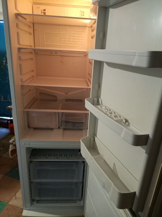 Продам холодильник Индезит