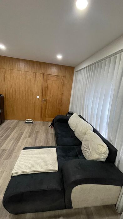Sofá com chaise longue